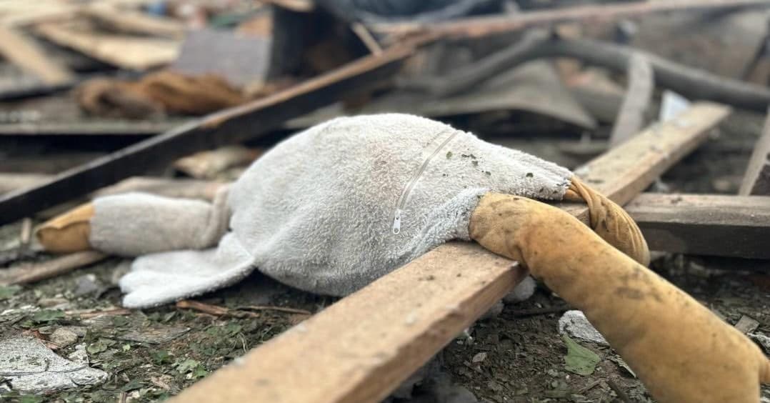 Zmasowany atak rosyjski na Ukrainę. Nie żyje 12 osób, ponad 60 rannych