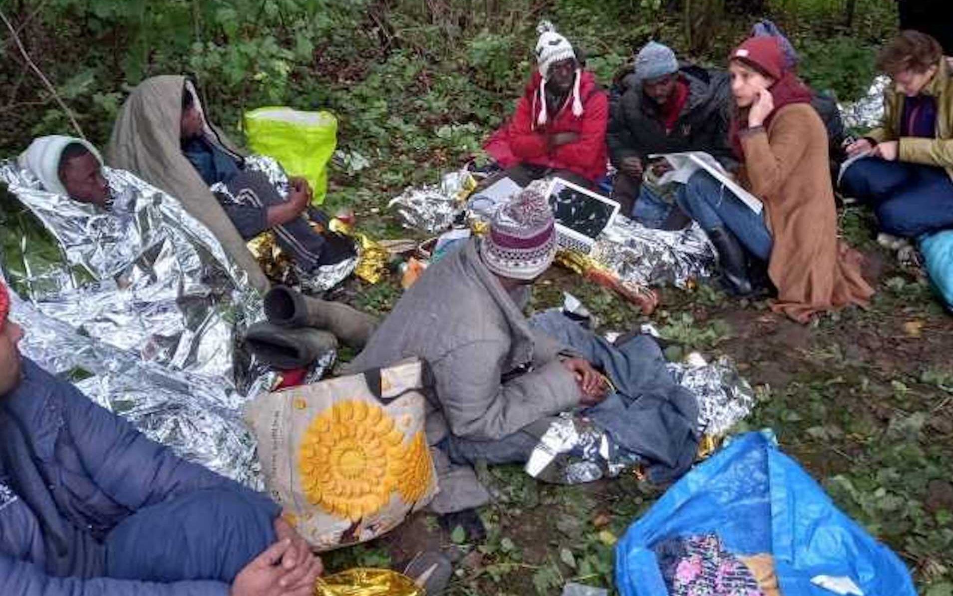 Grafika do artykułu 21 medyków chce jechać na granicę z pomocą dla uchodźców. Kolejni dołączają. Czy MSWiA ich wpuści?