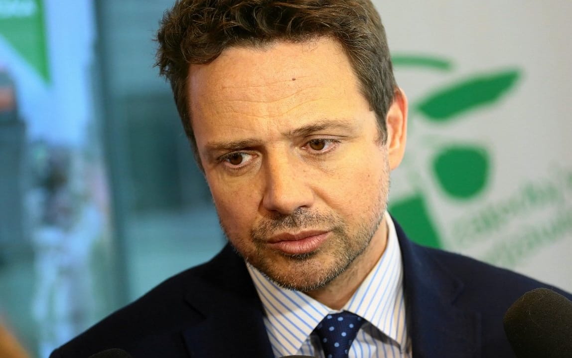 12.04.2019 Warszawa , Pawilon Zodiak , Pasaz Wiecha 4 . Prezydent m.st. Warszawy Rafal Trzaskowski podczas konferencji prasowej nt. budowy chodnikow antysmogowych .
Fot. Agata Grzybowska / Agencja Gazeta