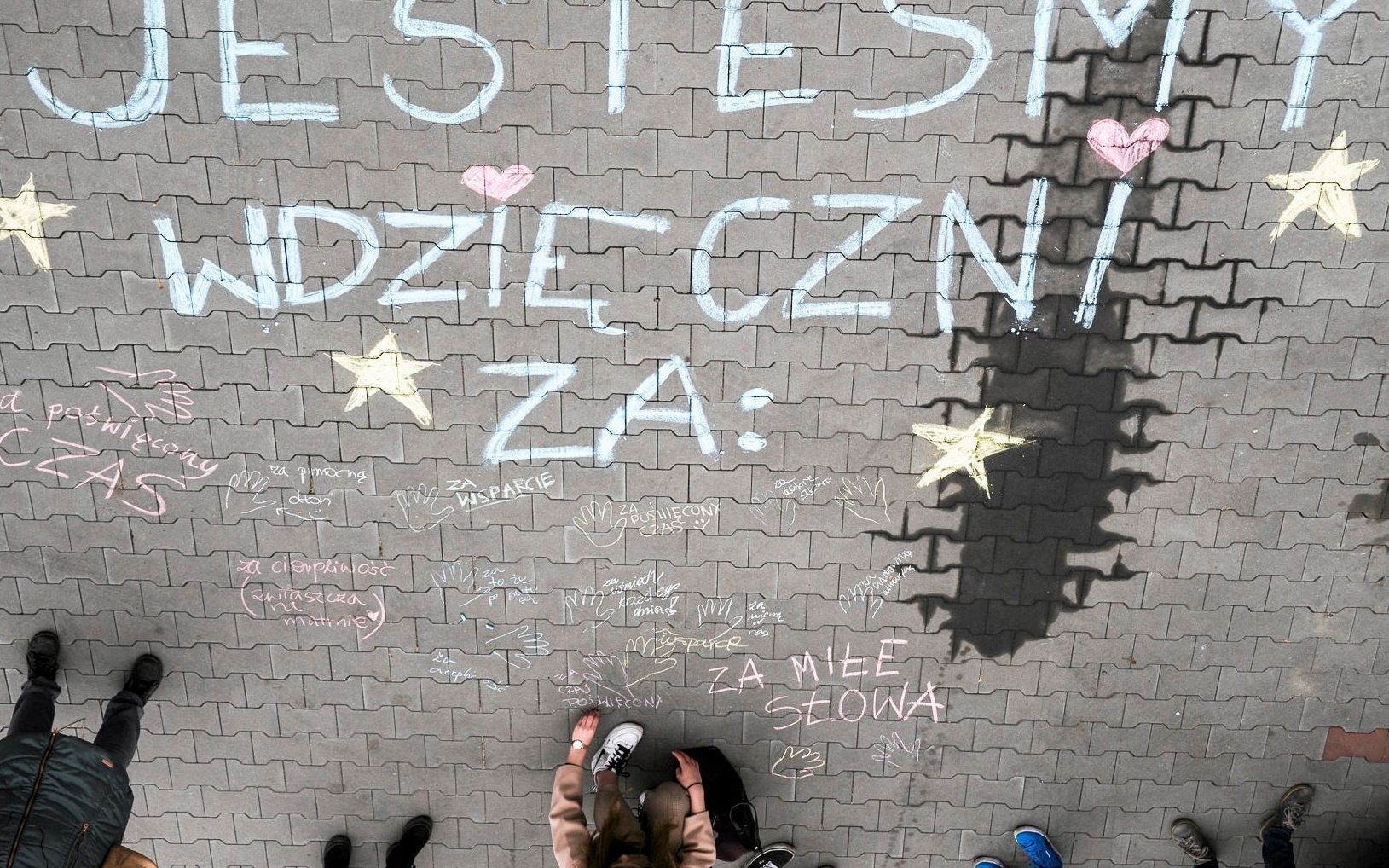 11.04.2019 Sosnowiec . Uczniowie IV Liceum Ogolnoksztalcacego wspieraja nauczycieli w strajku .
Fot. Kamila Kotusz  / Agencja Gazeta
 *** Local Caption ***