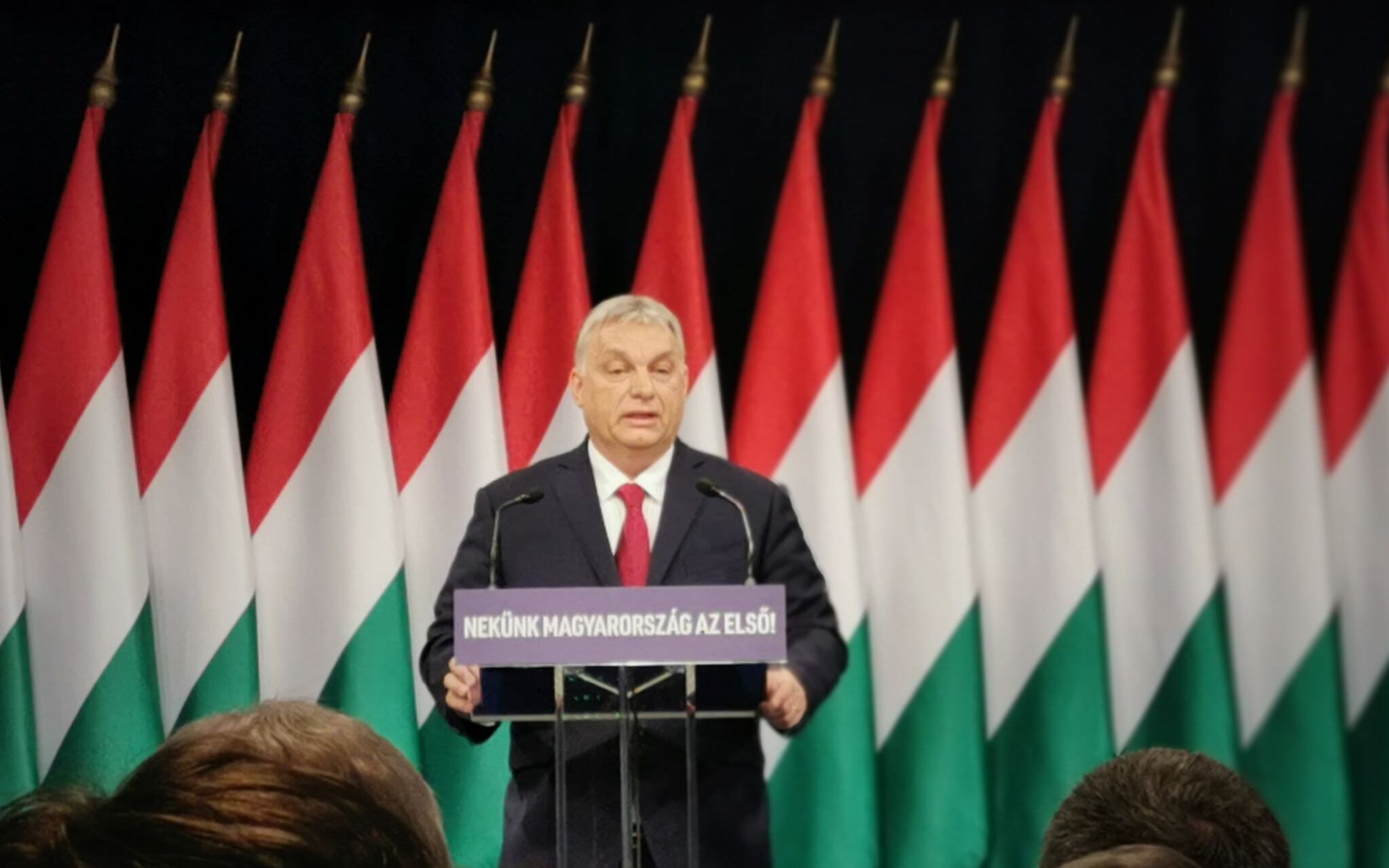 Grafika do artykułu Orbán chce dalej ograniczać niezależne media. Węgry to przestroga dla Polski [ROZMOWA]
