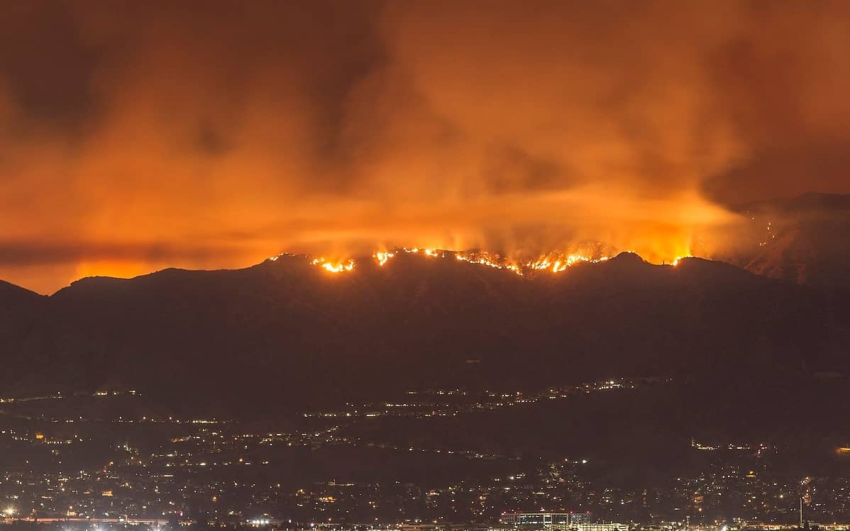The La Tuna Fire burns in the Verdugo Mountains in the Eastern San Fernando Valley of Los Angeles, CA. 9/1/2017