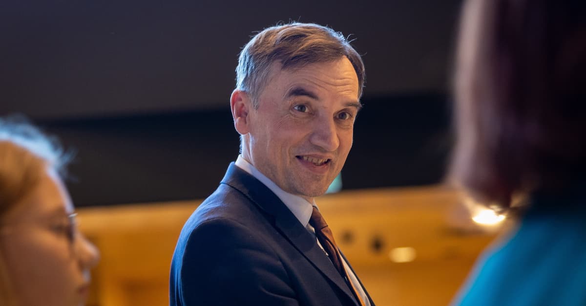 100 tys. zł kary dla Ministra Finansów. Za aferę hejterską