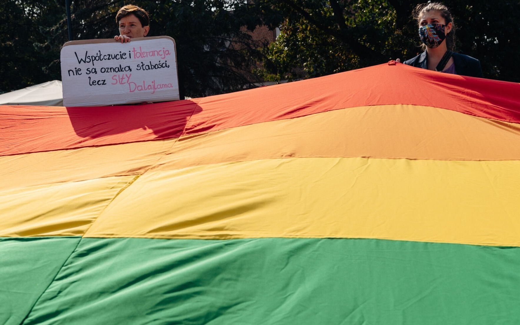 12.09.2020 Gdansk , ul. Dluga . Mlodziez Wszechpolska i Ruch Narodowy zorganizowali przed Dworem Artusa manifestacje " Przeciwko agresji srodowiska LGBT " . W czasie jej trwania na calej ulicy Dlugiej i Dlugim Targu odbylo sie 6 kontrmanifestacji .
fot. Bartosz Banka / Agencja Gazeta