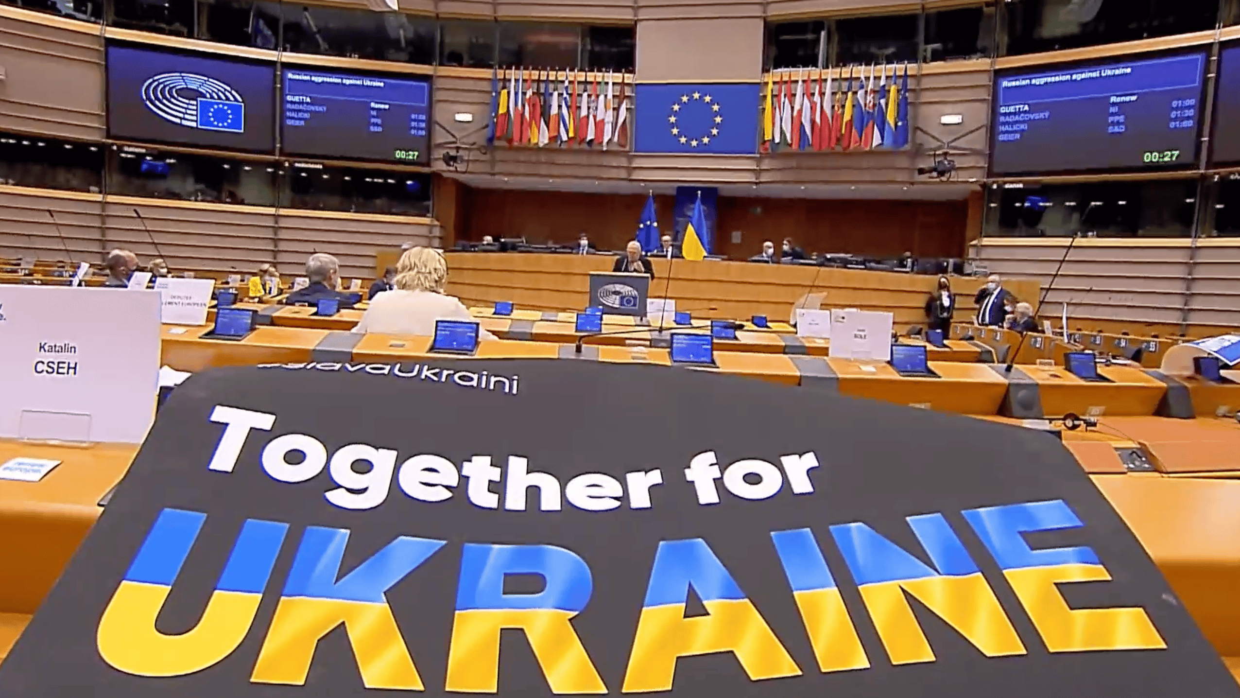 Specjalna sesja Parlamentu Europejskiego o wojnie w Ukrainie. Wystąpił m.in. prezydent Wołodymyr Zełenski, 1 marca 2022