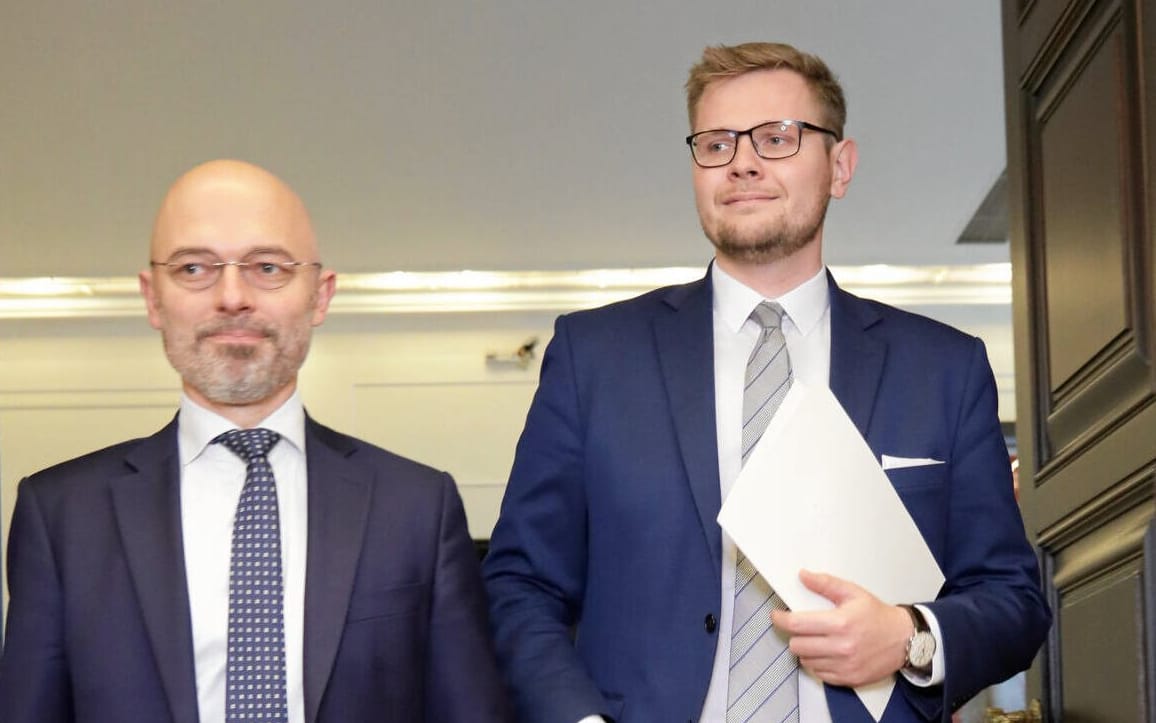 21.11.2019  Warszawa . Kancelaria Prezesa Rady Ministrow . Od lewej: minister klimatu Michal Kurtyka , minister Michal Wos podczas posiedzenia rzadu .
Fot. Slawomir Kaminski / Agencja Gazeta