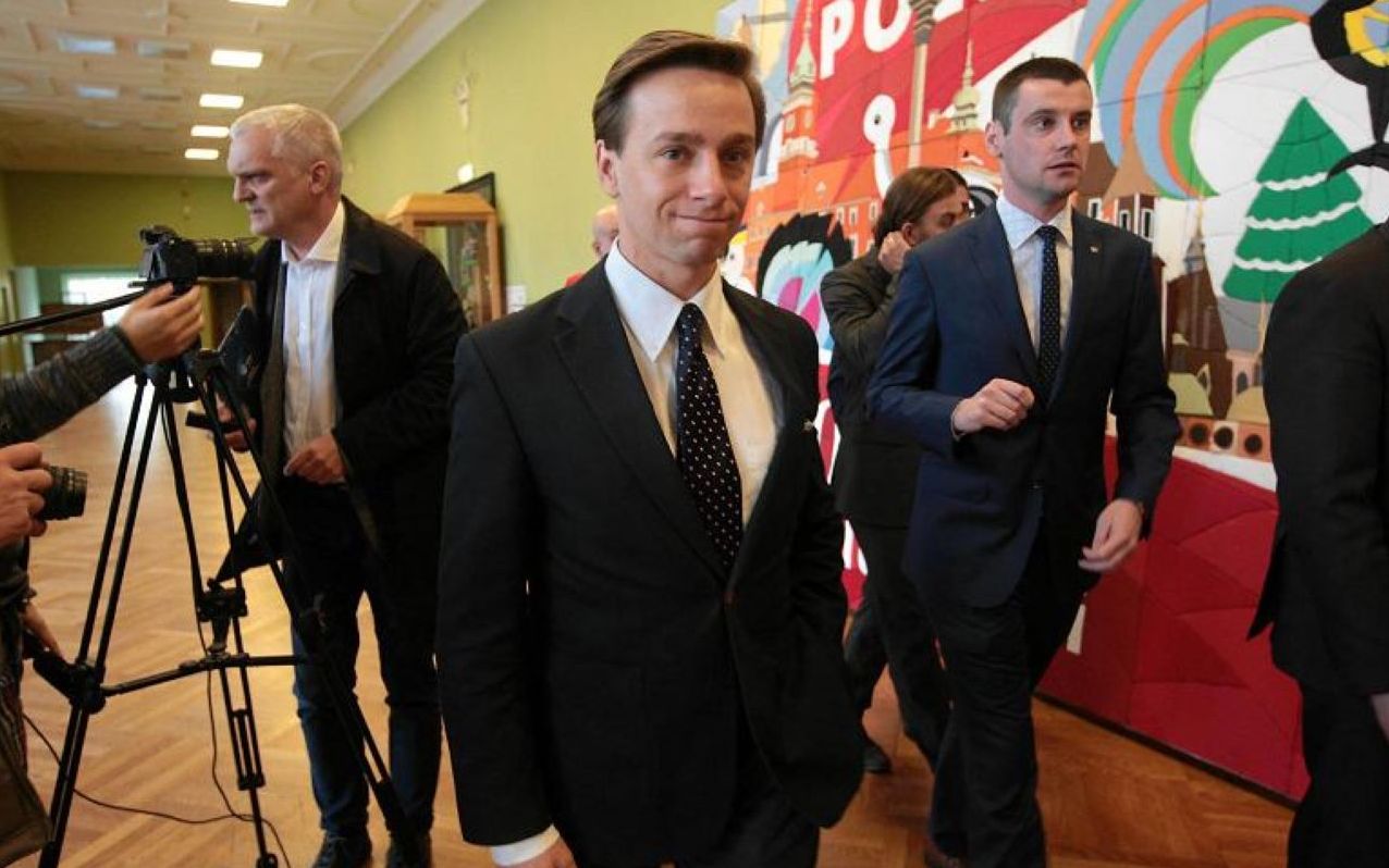 Grafika do artykułu Konfederacja może zyskiwać. Kryzys uderzy w młodych, do których skrajna prawica trafia najłatwiej