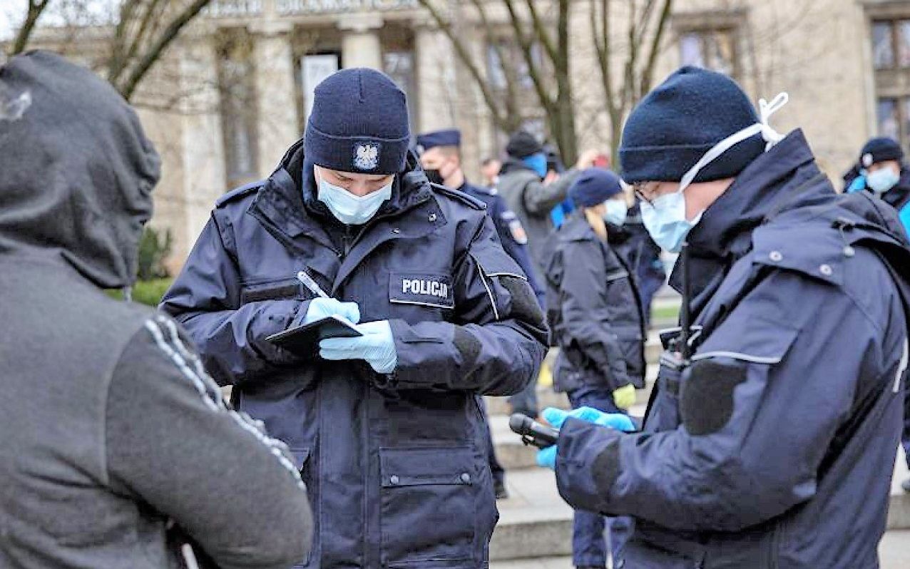Grafika do artykułu OBWE: ustawa mandatowa nie do przyjęcia. Sprzeczna z zasadą domniemania niewinności