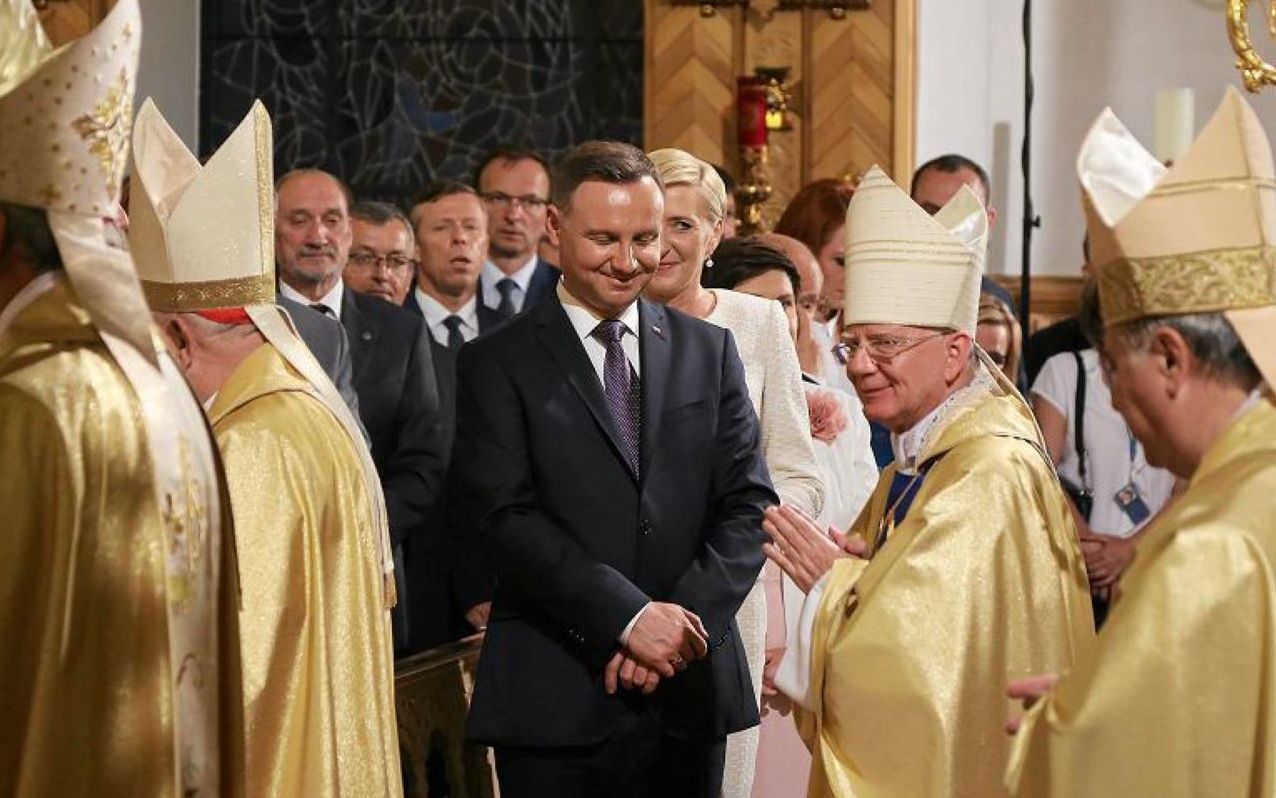 Grafika do artykułu Państwo - Kościół: lepsza naprawa niż wojna domowa. Polska 2050 odpowiada krytykom