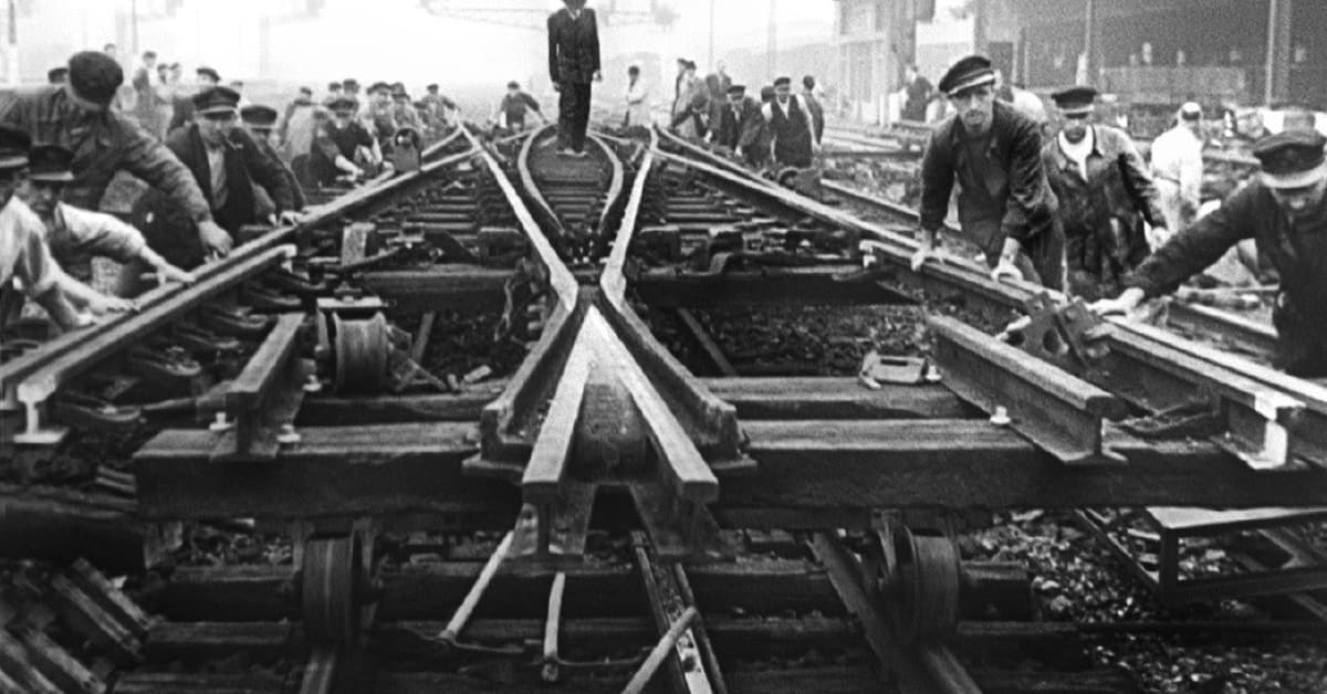 „Pociągi” bez napisów. Jak artystyczny film ma uwzględniać prawa widzów (i wyborców)? [ROZMOWA]