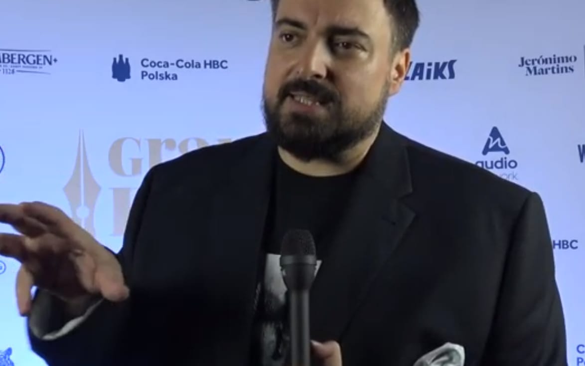 Grafika do artykułu Dziennikarz Roku Tomasz Sekielski: "To od nas zależy przyszłość demokracji"