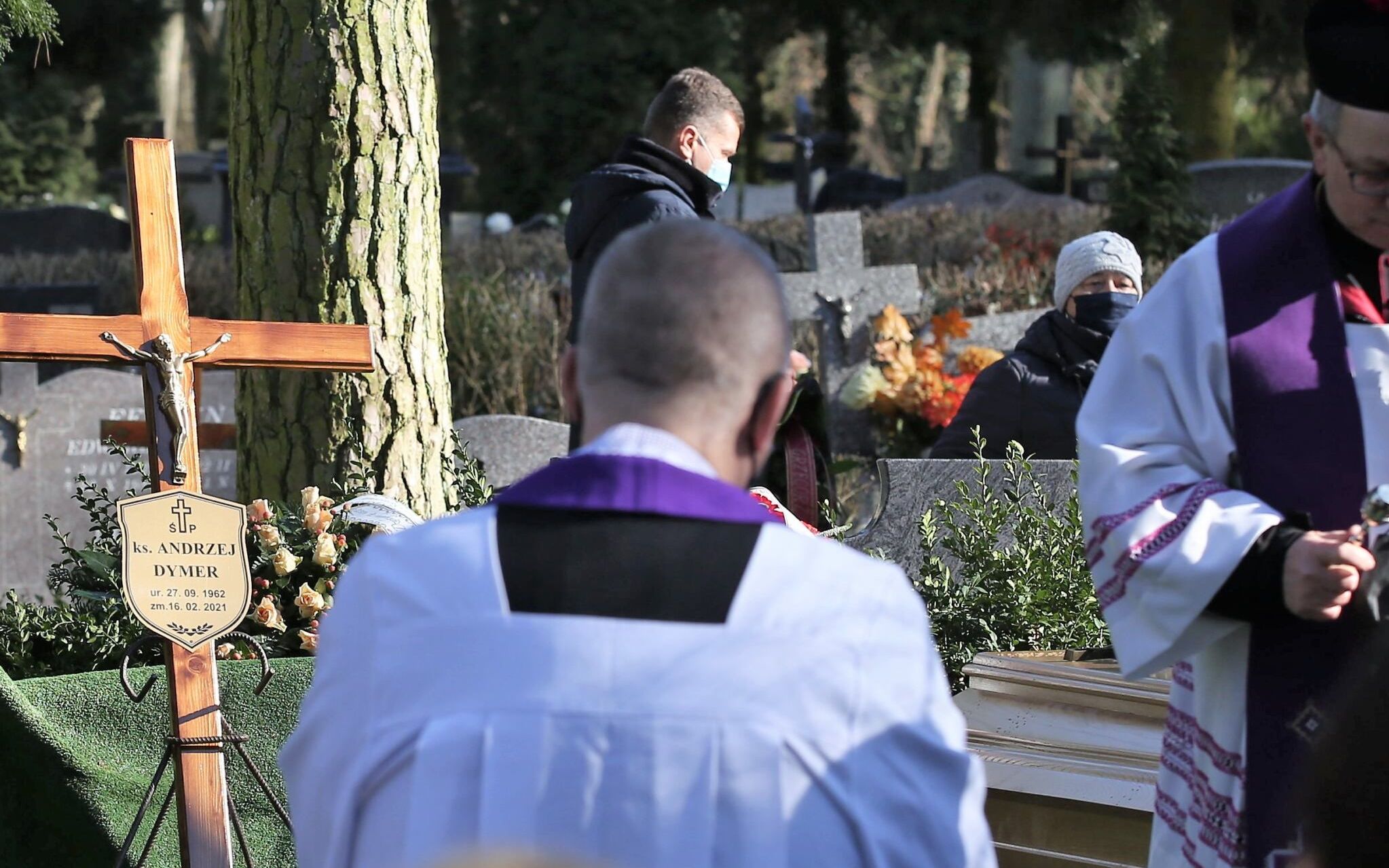02.03.2021 Police , Cmentarz Komunalny . Pogrzeb oskarzanego o pedofilie ksiedza Andrzeja Dymera .
Fot. Cezary Aszkielowicz / Agencja Gazeta