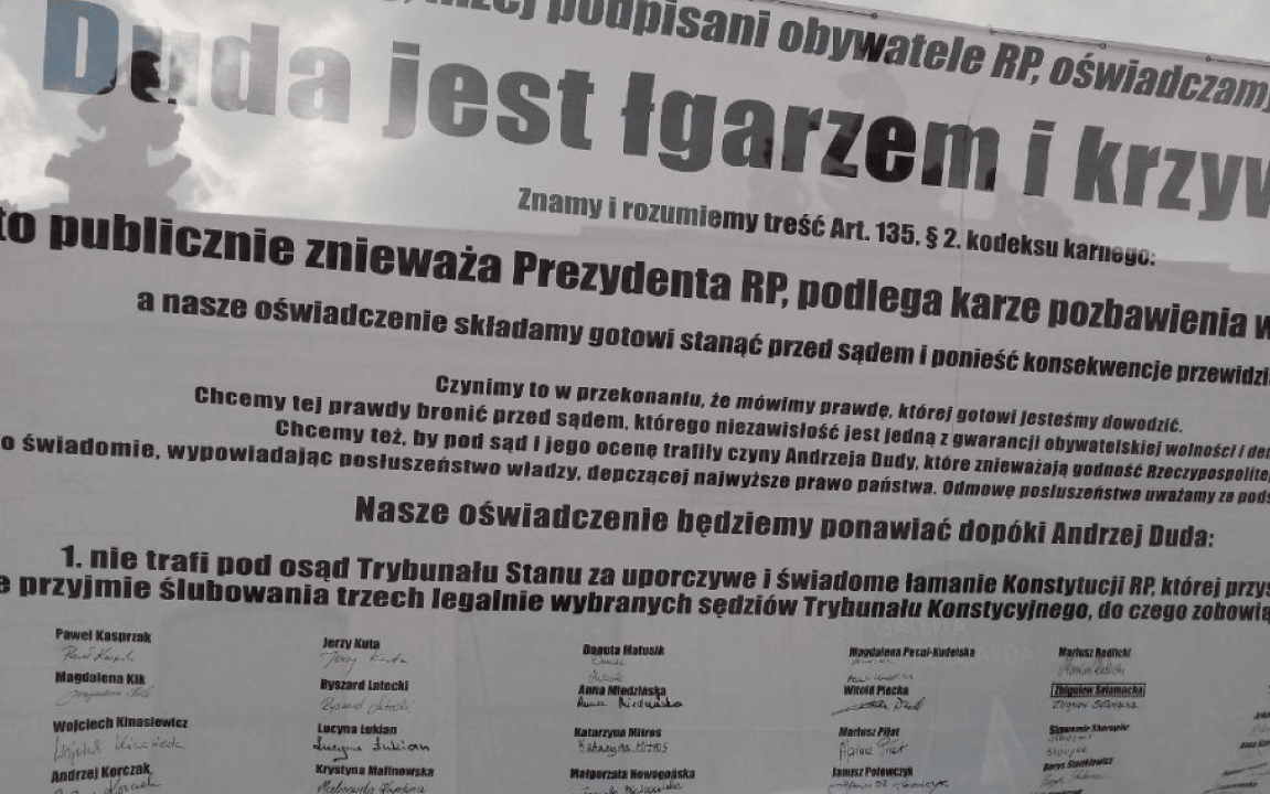 Grafika do artykułu Obywatele RP "z premedytacją znieważają Dudę. Bo to on znieważa godność Rzeczypospolitej"