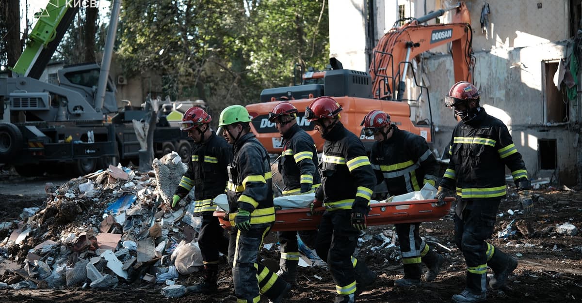 Kijów: liczba ofiar rosyjskiego ataku wzrosła do 28