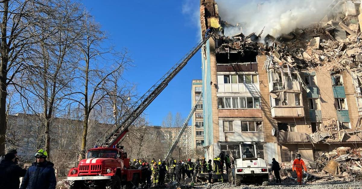 W rosyjskim ataku w Tarnopolu zginęło 25 osób. Ponad 70 jest rannych