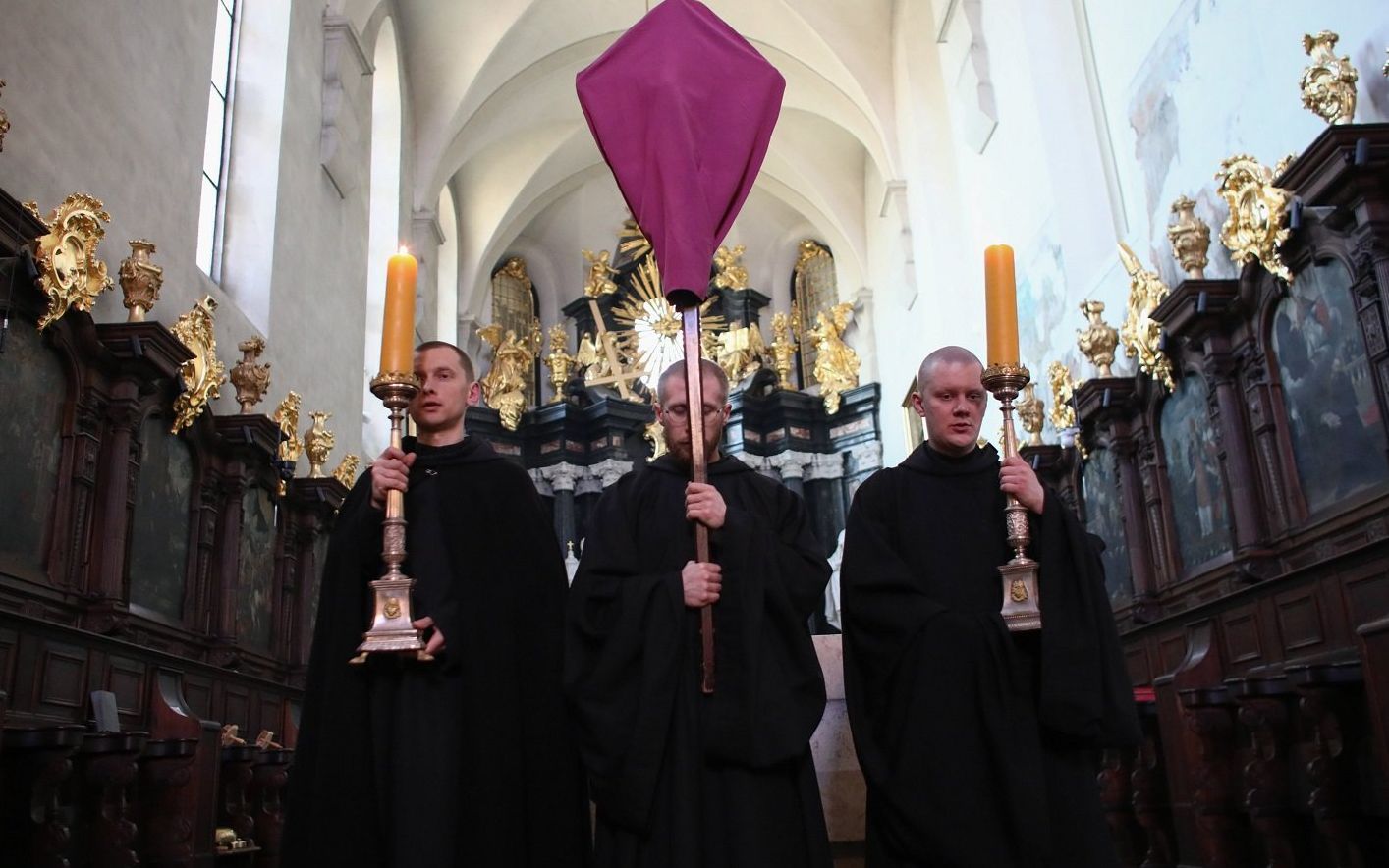 10.04.2020 Krakow , Tyniec . Opactwo . Droga krzyzowa zamknieta dla wiernych z powodu epidemii koronawirusa .
Fot. Jakub Wlodek / Agencja Gazeta