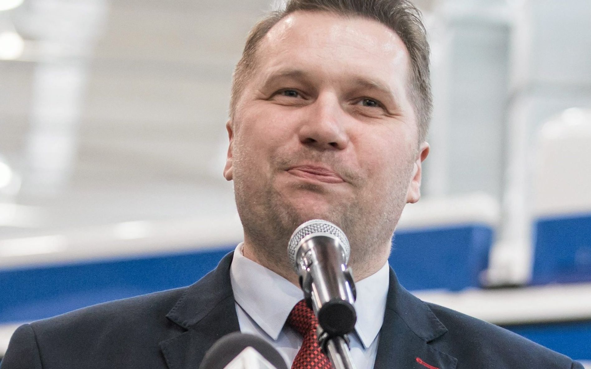 29.03.2017 Lublin . Od lewej : wojewode Przemyslaw Czarnek , wicepremier i minister nauki i szkolnictwa wyzszego Jaroslaw Gowin podczas wizyty w zakladach produkcyjnych firmy Ursus .
Fot. Jakub Orzechowski / Agencja Gazeta