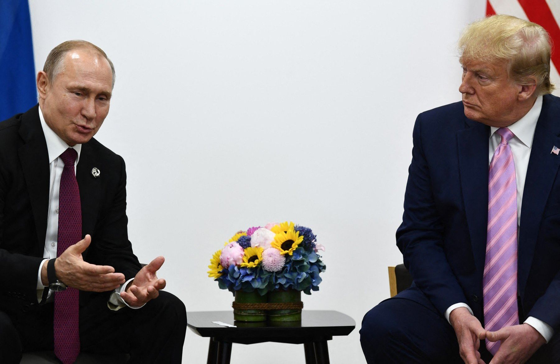 Donald Trump rozmowia z Władimirem Putinem w Osace w 2019 roku