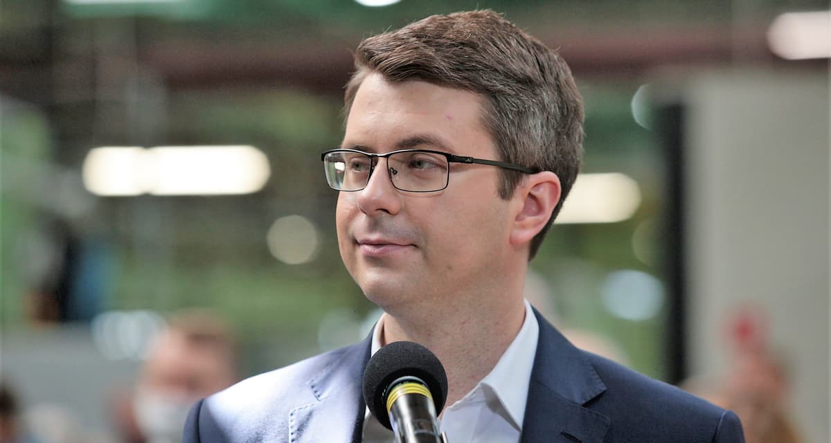 Transkrypcja małżeństw jednopłciowych. Patola i Socjal atakuje TSUE fałszem