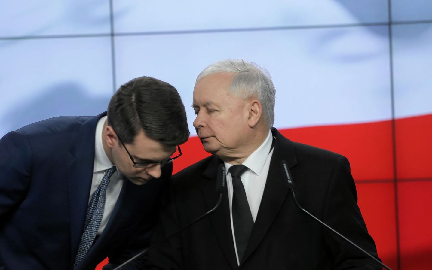 Grafika do artykułu Kolejny sondaż potwierdza trend. Kaczyński jeszcze duży, ale już nie tak. Banaś zjadł mu 56 mandatów