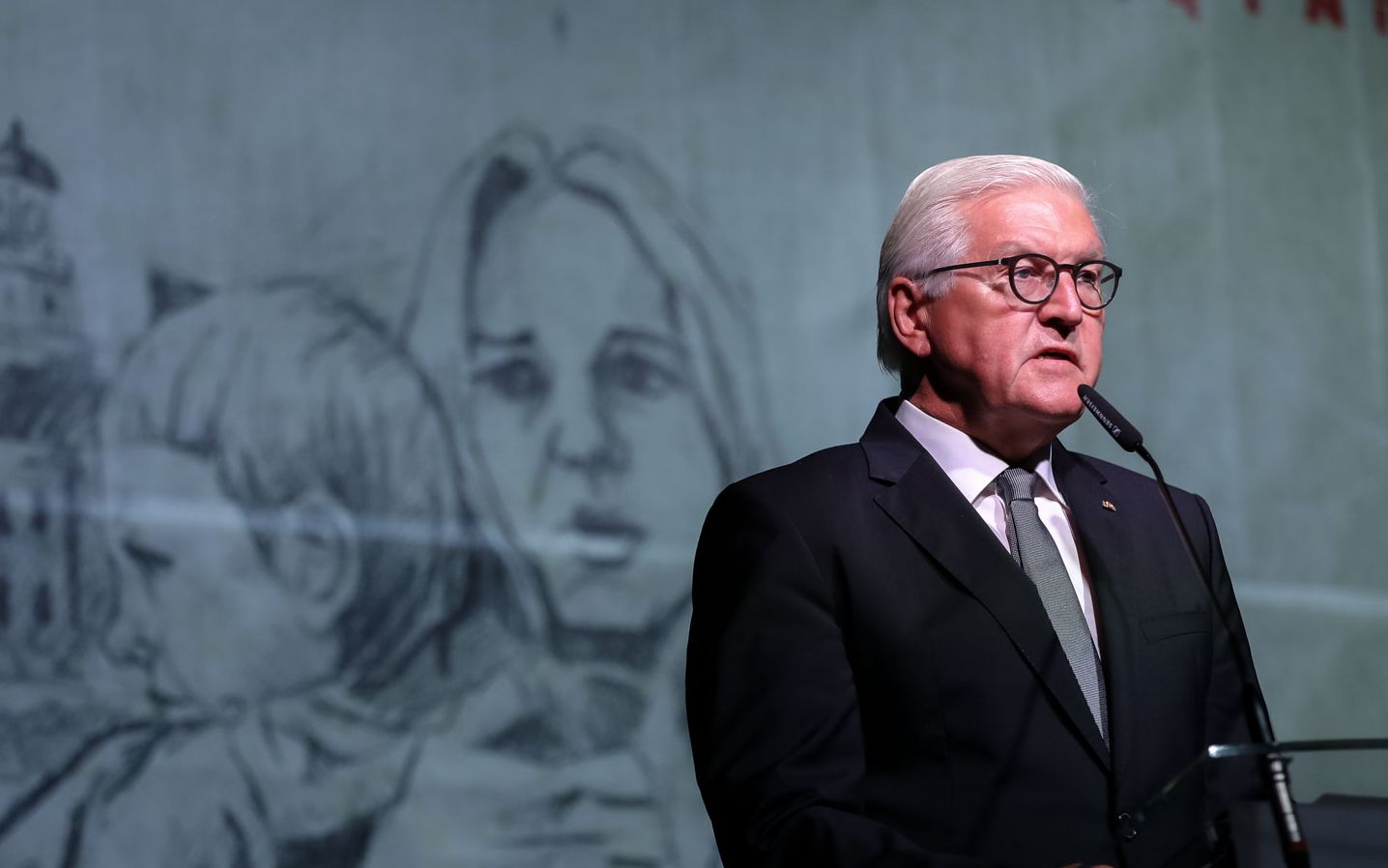 Grafika do artykułu Prezydent Niemiec: "Stoję tu pełen wdzięczności i pokory. To Niemcy dokonali w Polsce zbrodni przeciw ludzkości"