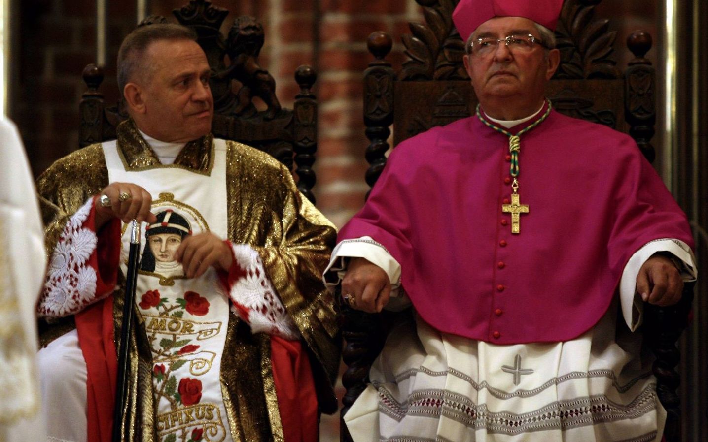 Grafika do artykułu Czy abp Głódź przed emeryturą poniesie odpowiedzialność za krycie przestępców seksualnych?