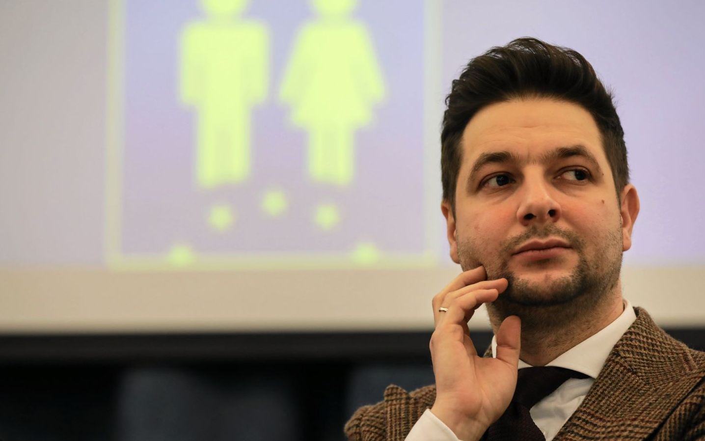 Grafika do artykułu Co tam fakty, Patryk Jaki twardo chce karać za miękkie narkotyki. Krótko przypominamy, dlaczego to zły pomysł