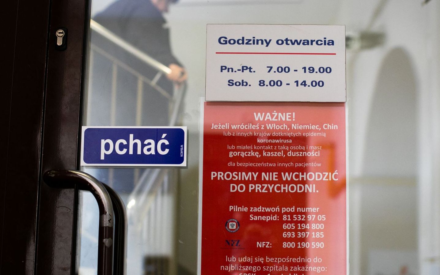 Grafika do artykułu Jak się leczyć na inne choroby w czasach epidemii? OKO.press sprawdza, na co musisz się przygotować