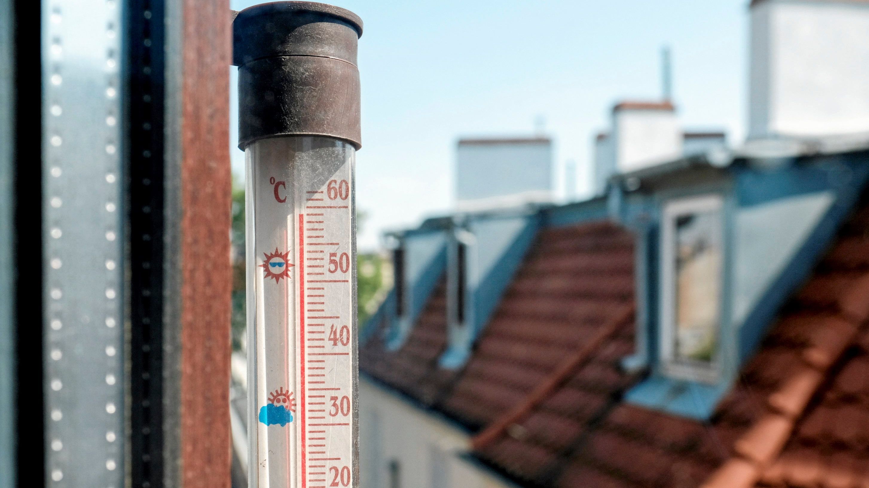 termometr pokazuje prawie 60 stopni