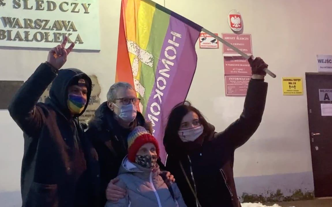 Grafika do artykułu Uczestnik Strajku Kobiet zatrzymany na dwie doby. Oto jego rady dla protestujących