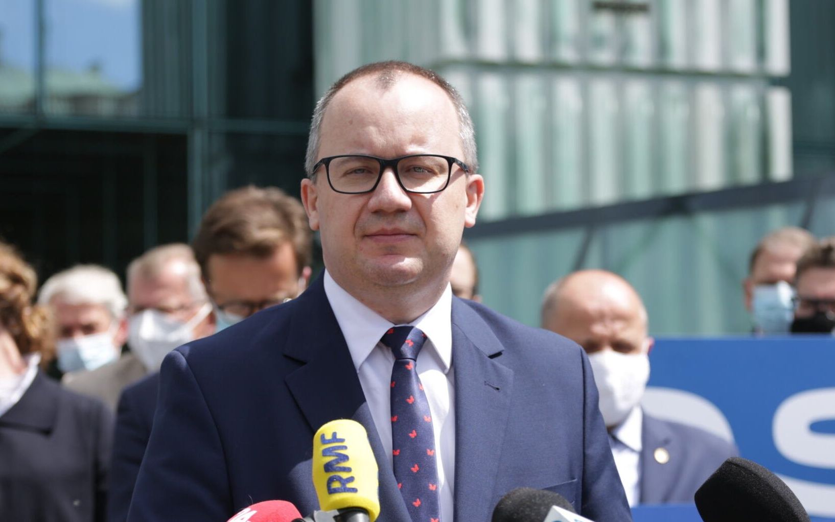31.05.2021 Warszawa , Sad Najwyzszy . Byly Rzecznik Praw Obywatelskich Adam Bodnar podczas pikiety przed siedziba SN . Trwa rozprawa sedziego Wlodzimierza Wrobla przed Izba Dyscyplinarna Sadu Najwyzszego ( TSUE uznal , ze upartyjniona Izba Dyscyplinarna nie jest sadem , mimo to PiS forsuje jej dzialalnosc ).
Fot. Adam Stepien / Agencja Gazeta