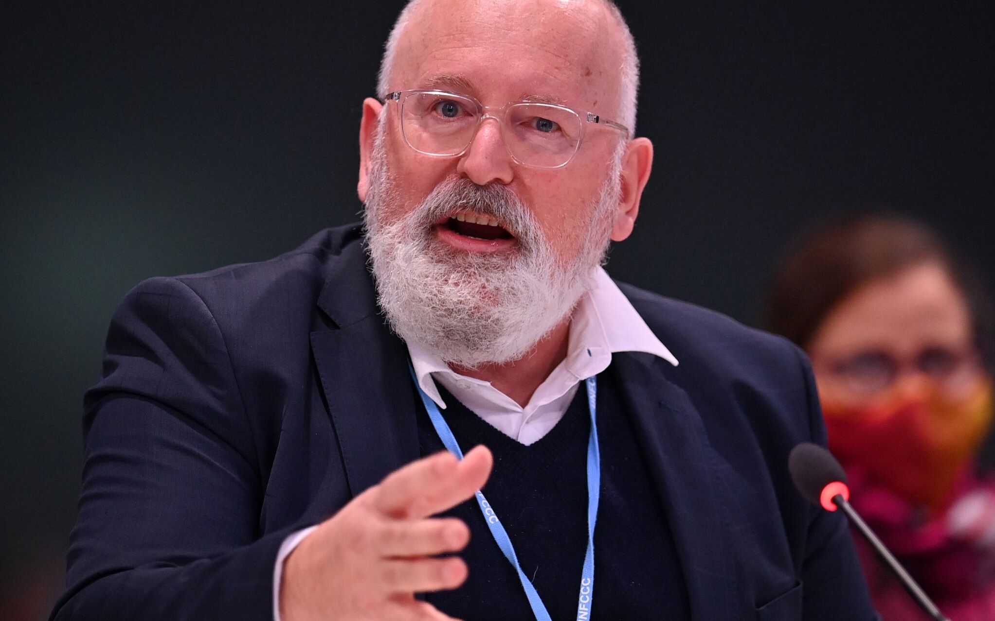European Commission vice president Frans Timmermans speaks to intervene during an informal stocktaking session at the COP26 Climate Change Conference in Glasgow on November 12, 2021. - A new draft COP26 statement called on nations to ease reliance on fossil fuels and boost funding to help vulnerable nations face the climate crisis as talks entered their final hours on Friday. (Photo by Ben STANSALL / AFP)