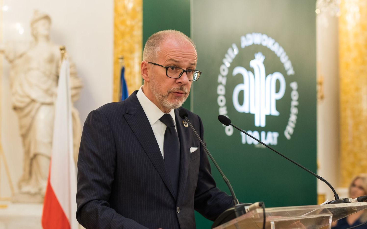 Grafika do artykułu Epidemia koronawirusa. Naczelna Rada Adwokacka do rządu - sądy muszą działać. Ma 6 propozycji