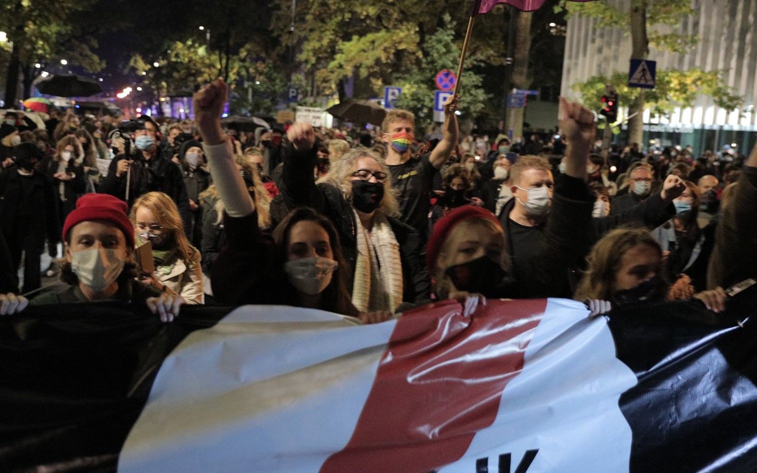 22.10.2020 Warszawa , Al. Szucha , Trybunal Konstytucyjny . Protest po orzeczeniu upolitycznionego TK - ograniczajacego prawo do legalnej aborcji . Ustawa antyaborcyjna jest niezgodna z Konstytucja ( przepisy pozwalajace na terminacje ciazy w przypadku ciezkich wad plodu - niemal 98% legalnych aborcji w Polsce ).
Fot. Jedrzej Nowicki / Agencja Gazeta