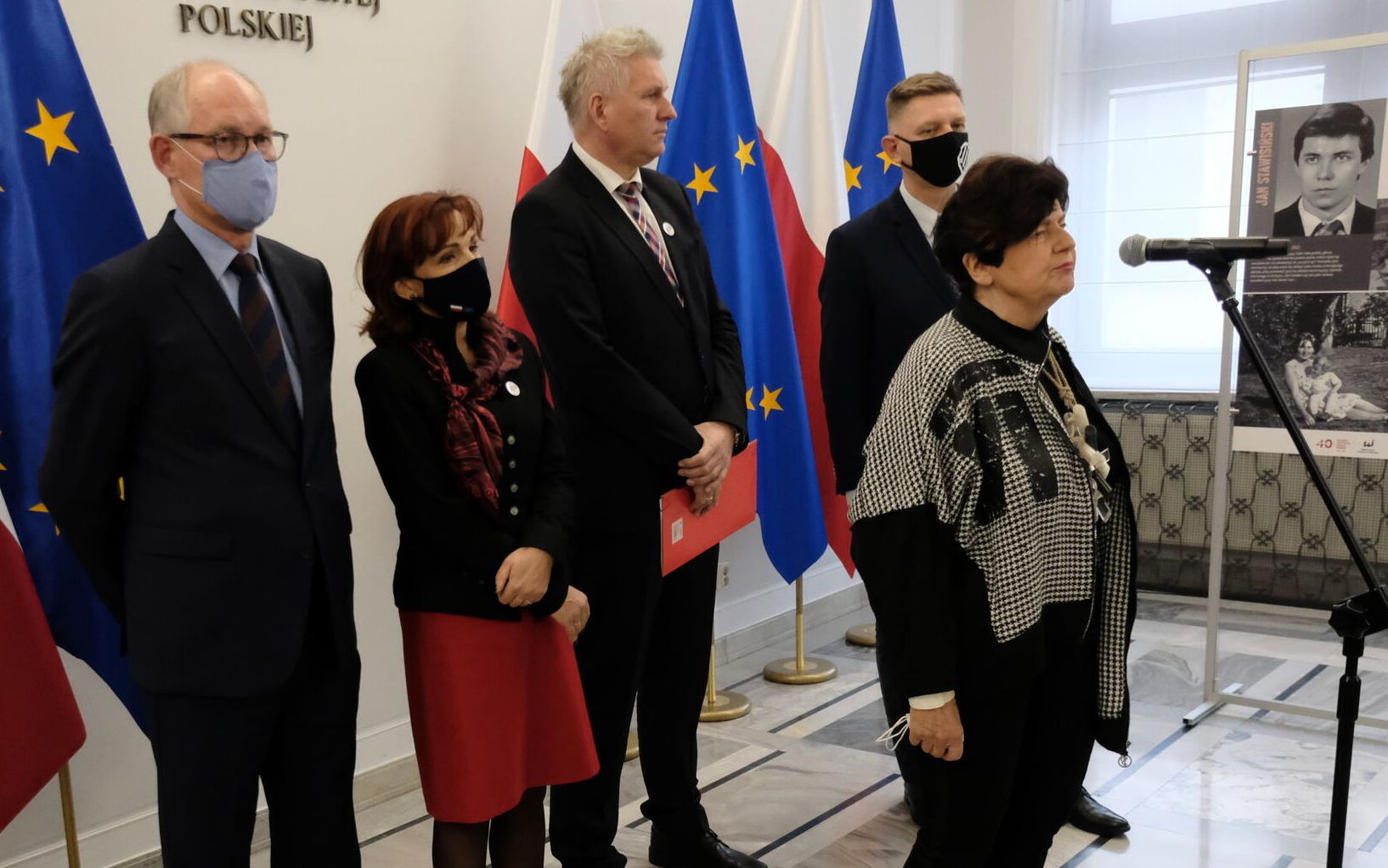 14.12.2021 Warszawa , ulica  Wiejska . Senat . 34 . posiedzenie Senatu X kadencji . Gabriela Morawska - Stanecka , Joanna Senszyn , Robert Kwaitkowski , Andrzej Rozenek , Wojciech Konieczny podczas konferencji prasowej , na ktorej poinformowali o wystapieniu z Nowej Lewicy i zalozeniu Kola Parlamentarnego PPS .
Fot. Slawomir Kaminski / Agencja Wyborcza.pl