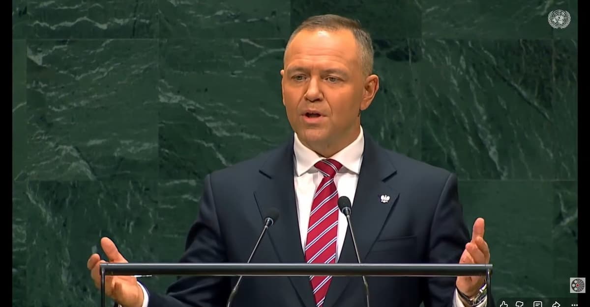 Boty i ludzie bronią Nawrockiego przed OKO.press. Toksyczny nacjonalizm w pigułce