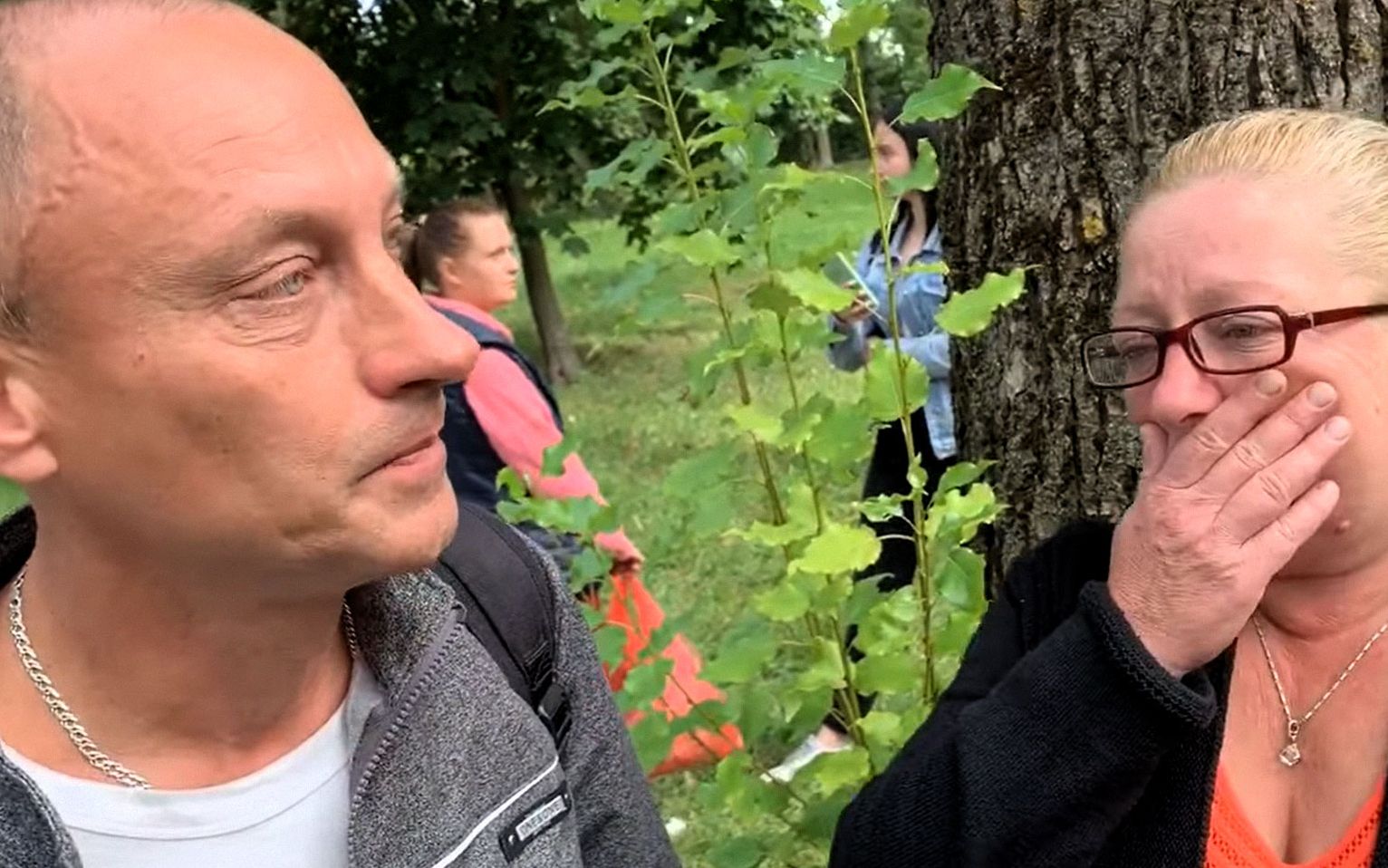 Grafika do artykułu Zrozpaczeni bliscy zatrzymanych czekają pod białoruskim aresztem
