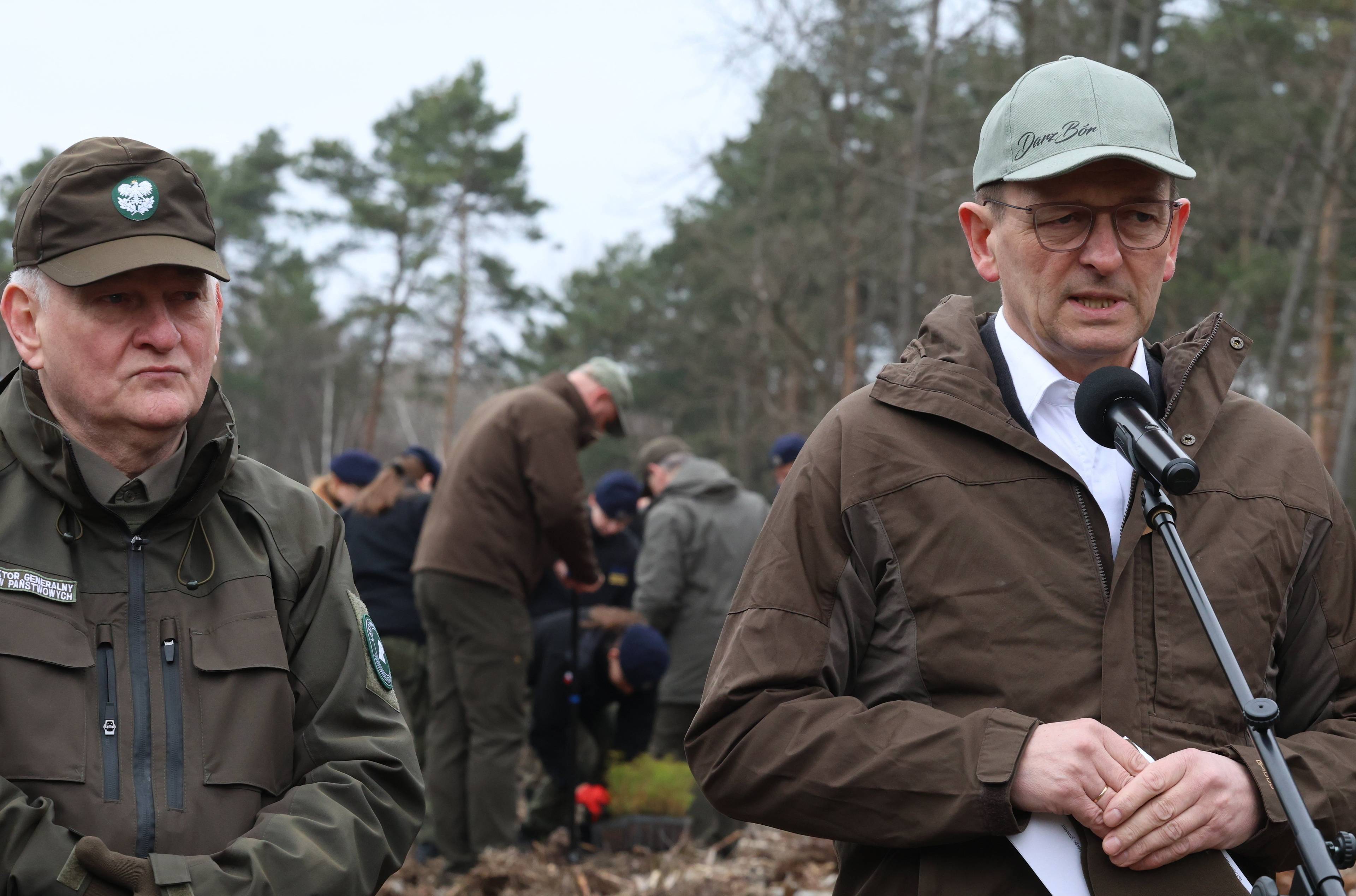 Ogólnopolska akcja sadzenia Lasów Pamieci Jana Pawla II w ramach akcji "Lacza nas drzewa"
