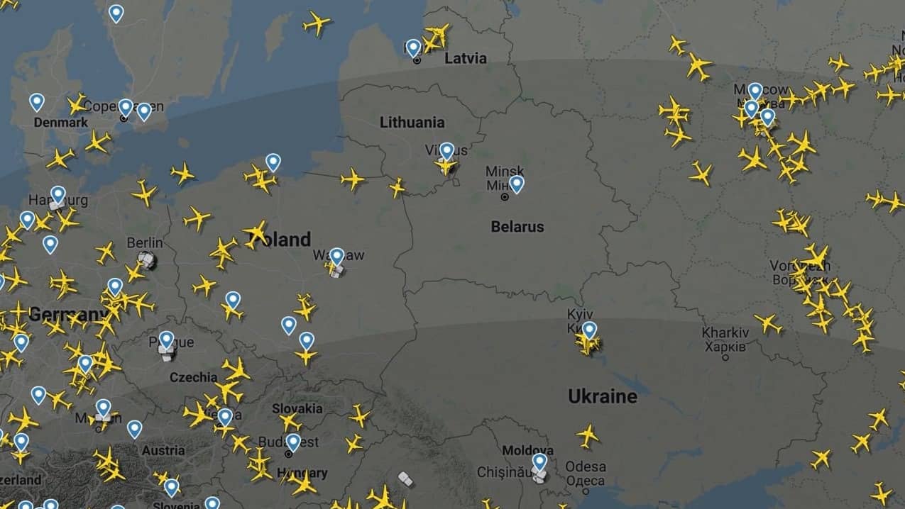 FlightRadar24 i pusta przestrzeń nad Białorusią