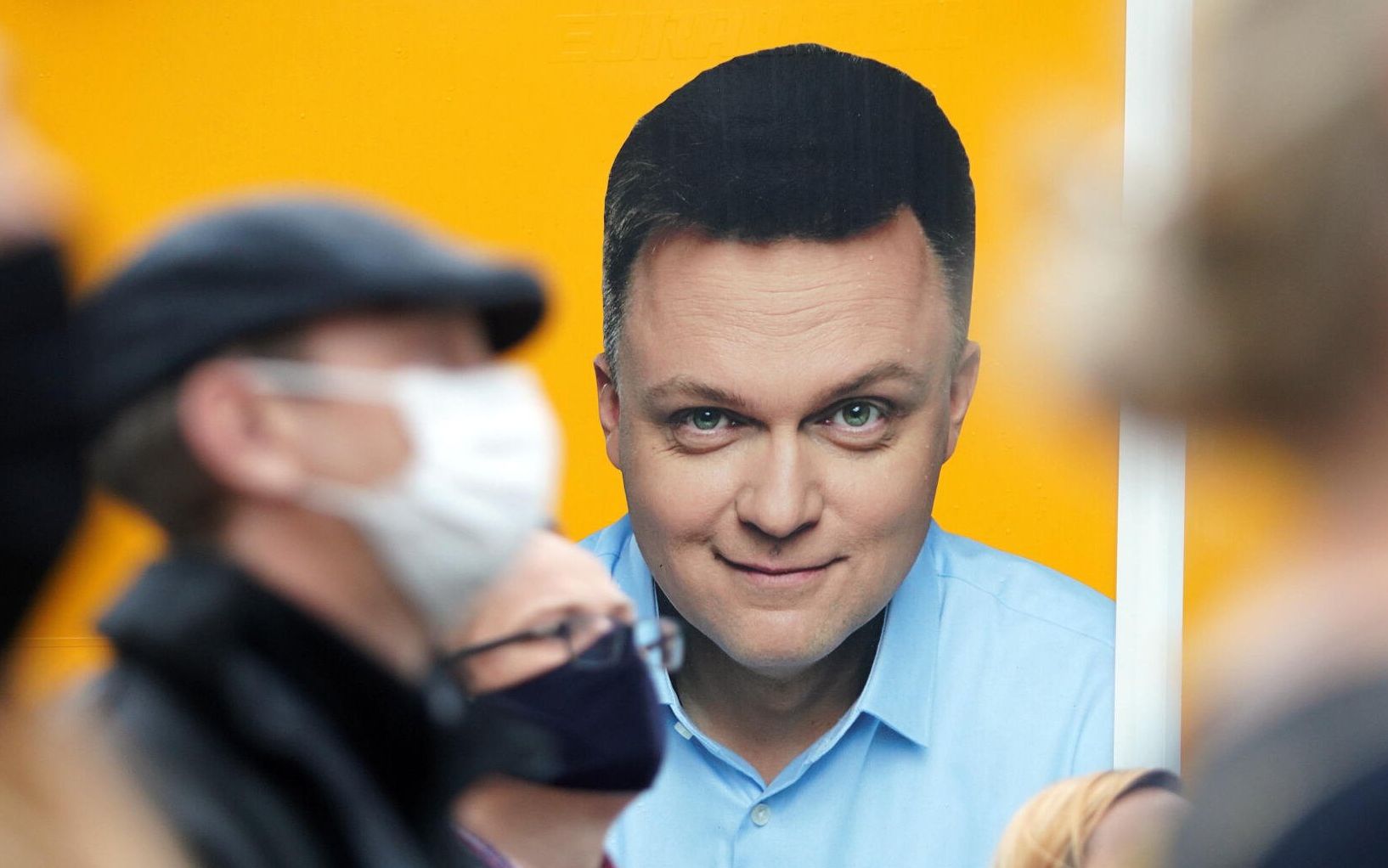 24.06.2020 Czestochowa , plac Bieganskiego . Spotkanie kandydata na stanowisko prezydenta RP Szymona Holowni z mieszkancami Czestochowy . 
Fot. Grzegorz Skowronek / Agencja Gazeta