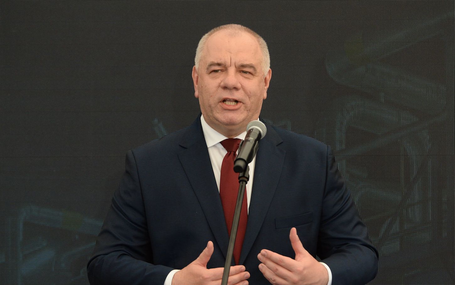01.06.2020 Police , Zaklady Chemiczne Police . Minister Jacek Sasin podczas konferencji prasowej na temat osiagniecia kolejnego etapu projektu " Polimery Police " .
Fot. Krzysztof Hadrian / Agencja Gazeta