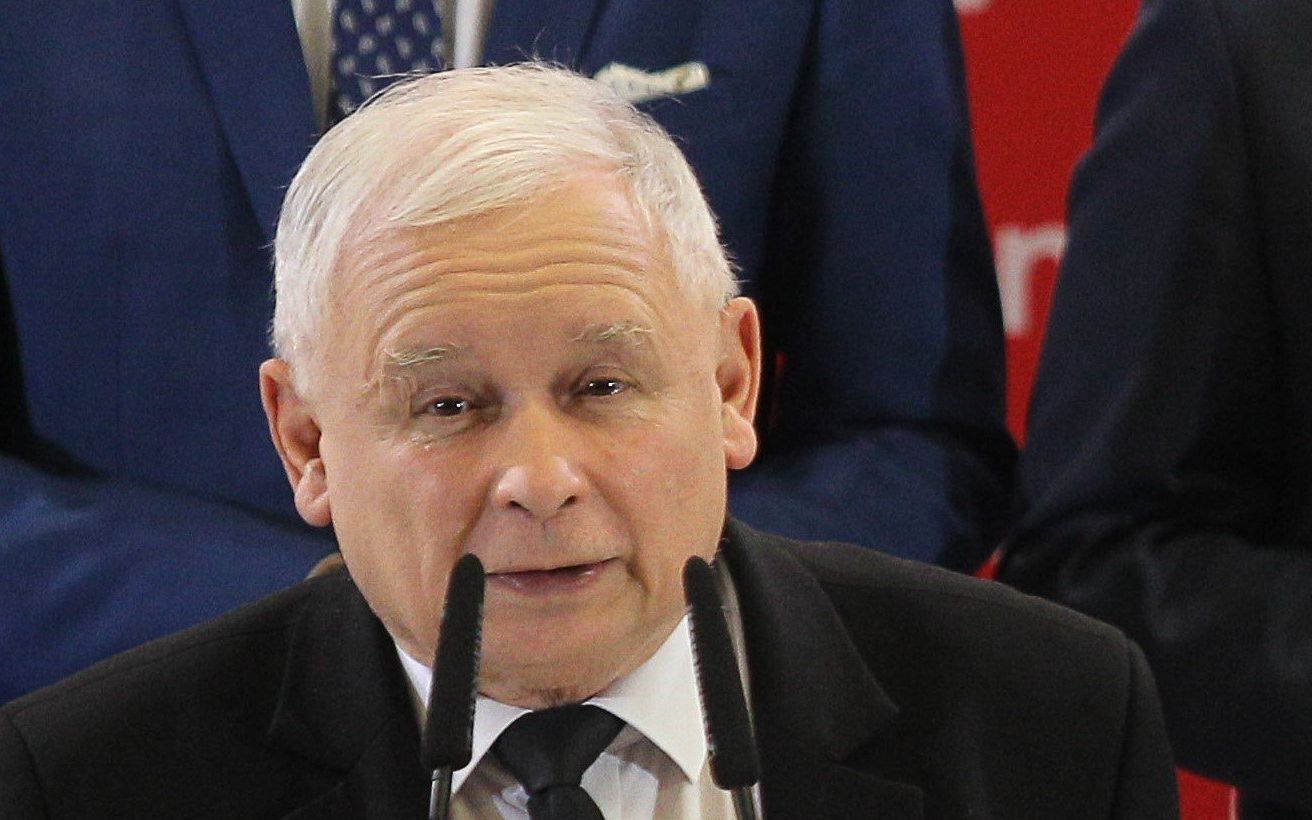 19.09.2019 Bydgoszcz . Prezes PIS -u Jaroslaw Kaczynski (l) i posel Piotr Krol (p) podczas konwencji wyborczej .
Fot. Roman Bosiacki / Agencja Gazeta