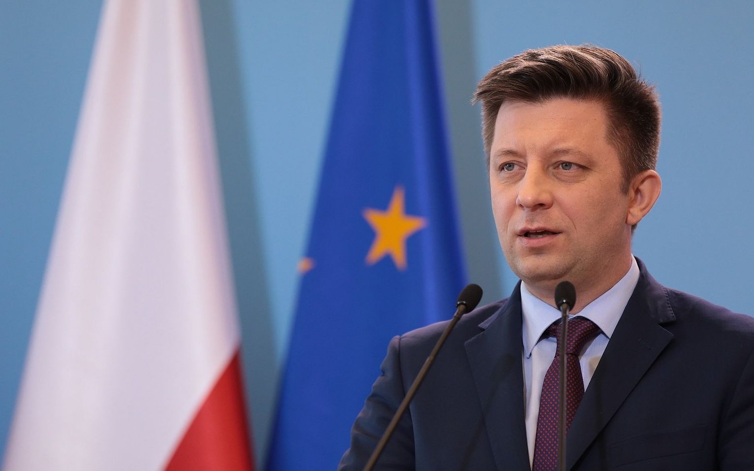 12.03.2020 Warszawa . Kancelaria Prezesa Rady Ministrow . Od lewej : minister Michal Dworczyk , minister rozwoju Jadwiga Emilewiczpodczas konferencji prasowej w sprawie koronawirusa . 
Fot. Dawid Zuchowicz / Agencja Gazeta