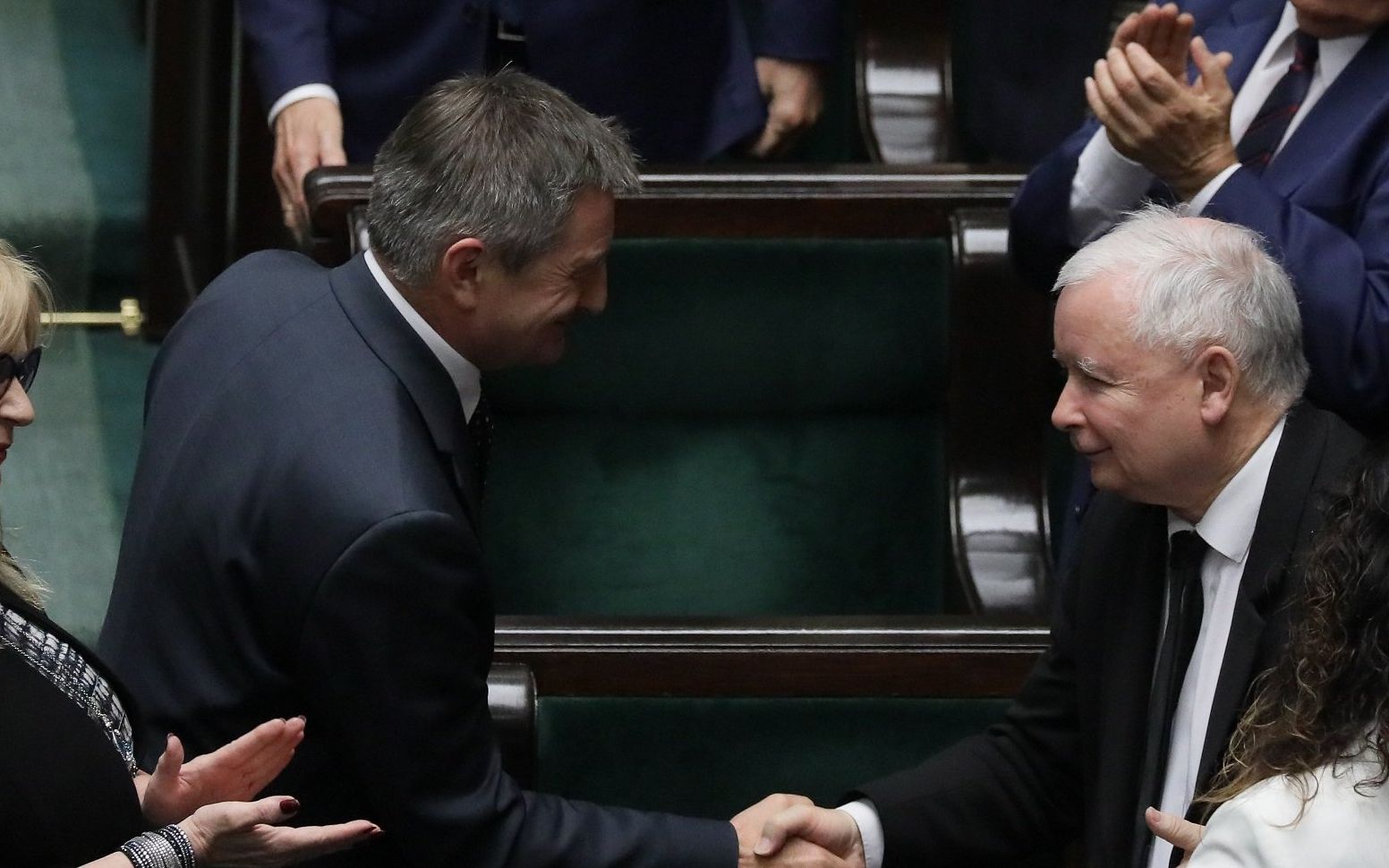 09.08.2019 Warszawa , ulica Wiejska . Sejm . Marek Kuchcinski (CL), Jaroslaw Kacyznski (CP) podczas braw i podziekowan dla Marka Kuchcinskiego za cztery lata na stanowisku marszalka Sejmu po wyborze Elzbiety Witek na nowego marszalka Sejmu w zwiazku z dymisja Marka Kuchcinskiego po aferze z naduzywaniem przez niego sluzbowego samolotu do celow prywatnych .
Fot. Slawomir Kaminski / Agencja Gazeta