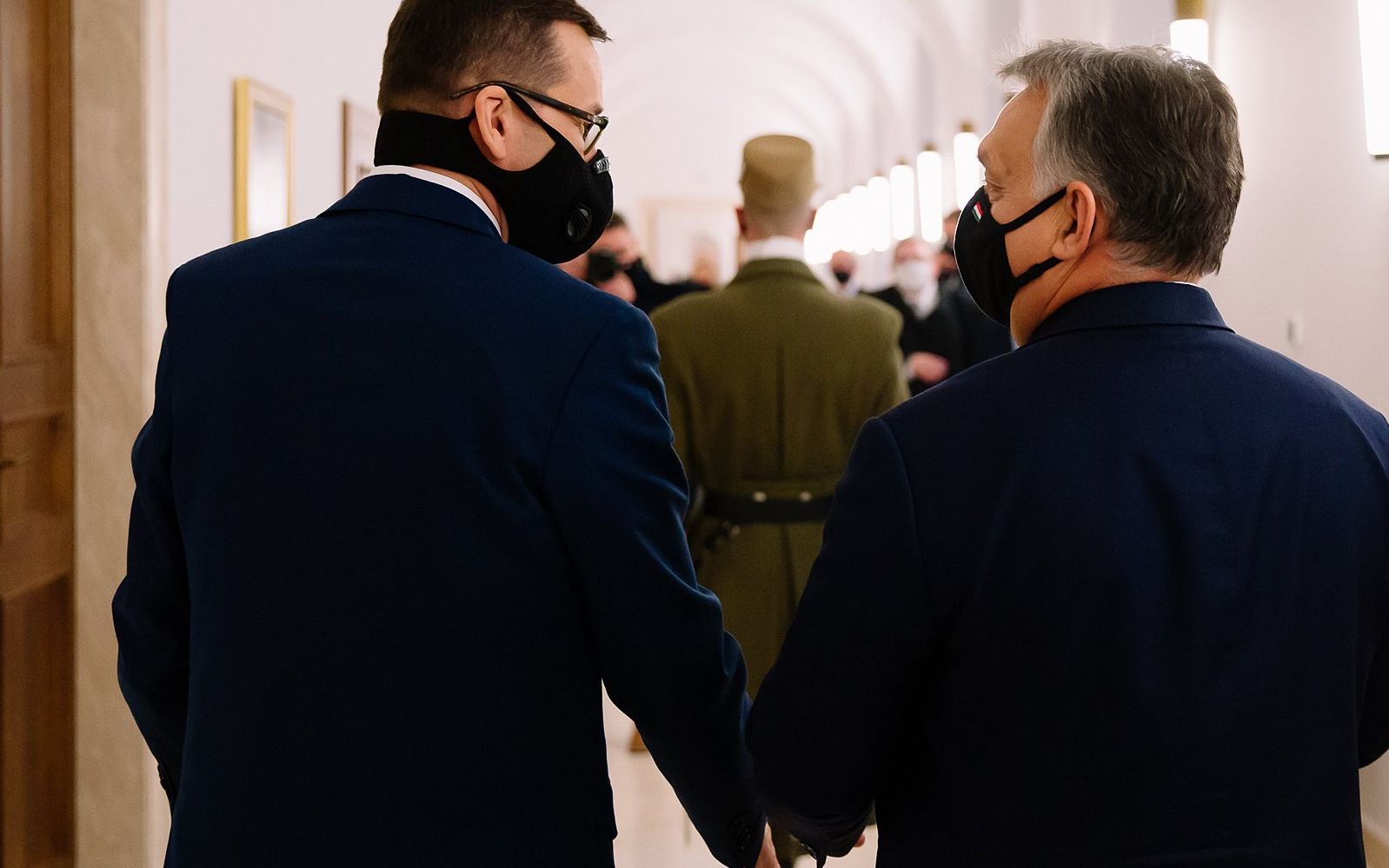 Grafika do artykułu Węgierski politolog: Morawiecki i Orbán są zjednoczeni w strachu