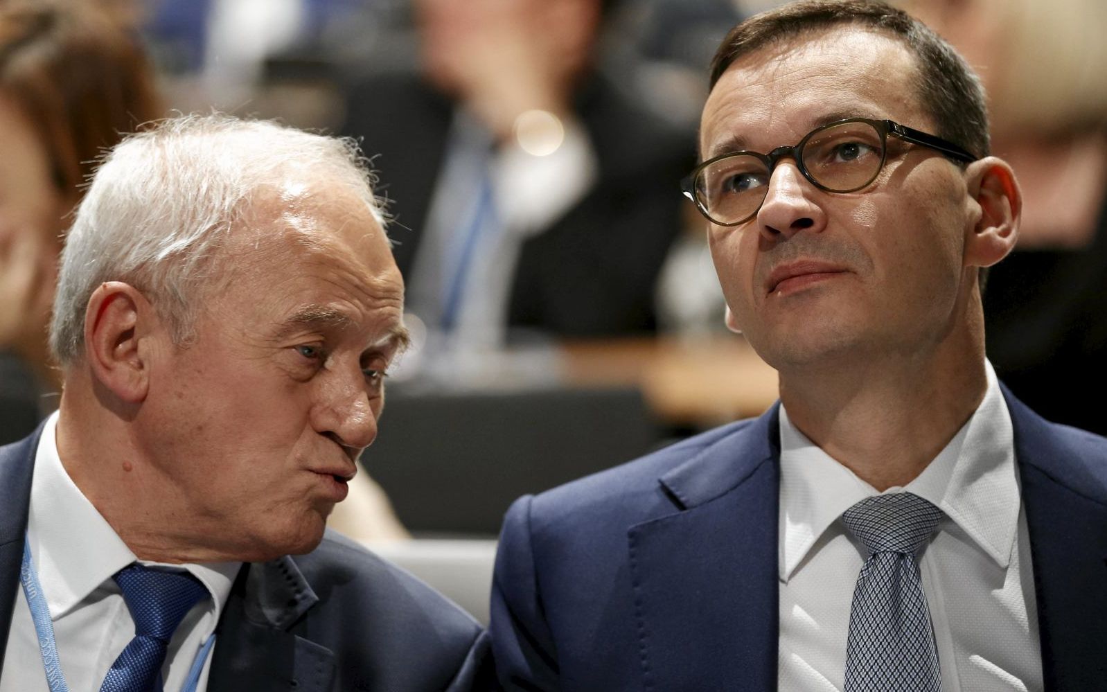 04.12.2018 Katowice . Premier Mateusz Morawiecki i minister energii Krzysztof Tchorzewski podczas drugiego dnia szczytu klimatycznego COP24 . Sesja o elektromobilnosci w sali plenarnej Mazowsze

Fot. Grzegorz Celejewski / Agencja Gazeta