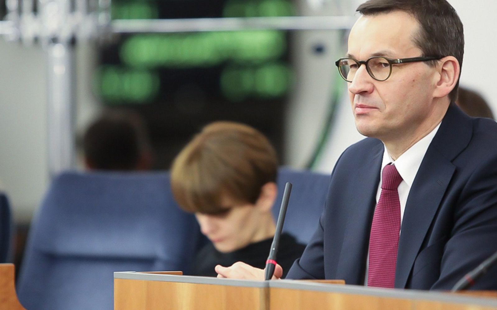 Grafika do artykułu Tarcza PiS dziurawa jak sito. Pięć grup zrujnowanych epidemią, którym rząd nie pomoże