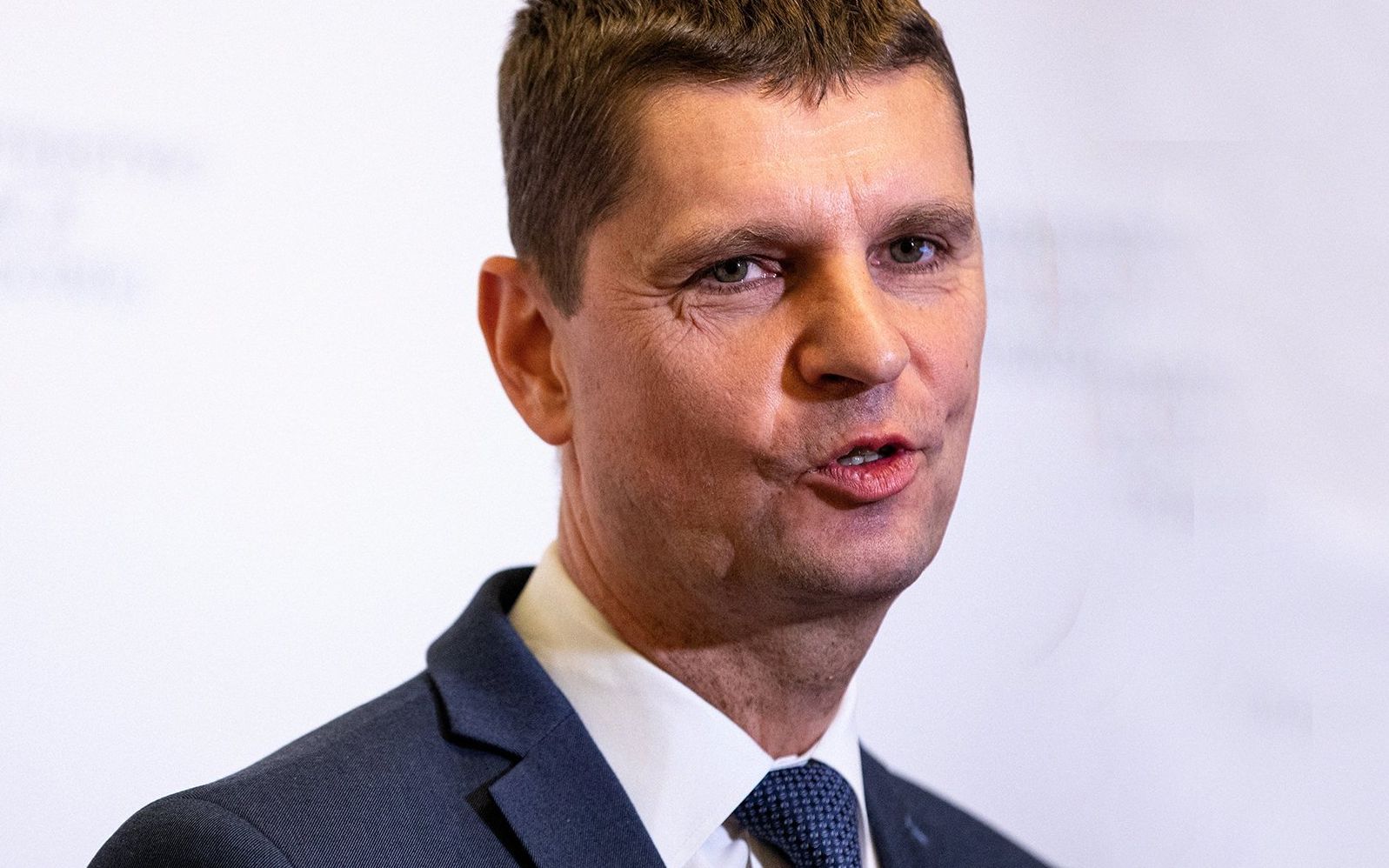 07.11.2019 Warszawa , aleja Szucha 23 . Minister edukacji narodowej Dariusz Piontkowski podzas konferencji prasowej w sprawie wyplaconej subwencji oswiatowej dla samorzadow . 
Fot. Dawid Zuchowicz / Agencja Gazeta