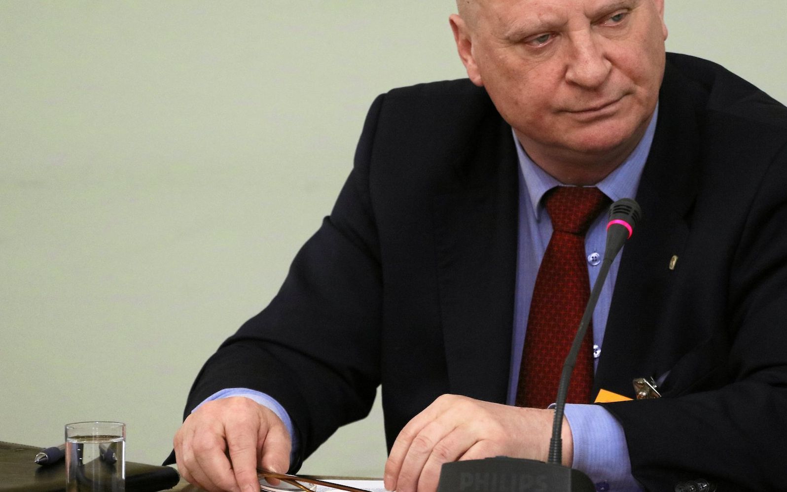 19.03.2019 Warszawa , Sejm . Komisja Sledcza do zbadania prawidlowosci i legalnosci dzialan oraz wystepowania zaniedban i zaniechan organow i instytucji publicznych w zakresie zapewnienia dochodow Skarbu Panstwa z tytulu podatku od towarow i uslug i podatku akcyzowego w okresie od grudnia 2007 r. do listopada 2015 r. (SKVAT) N/z Swiadek Krzysztof Parchimowicz , byly dyrektor Biura ds Przestepczosci Zorganizowanej Prokaturatury Krajowej .
Fot. Slawomir Kaminski / Agencja Gazeta