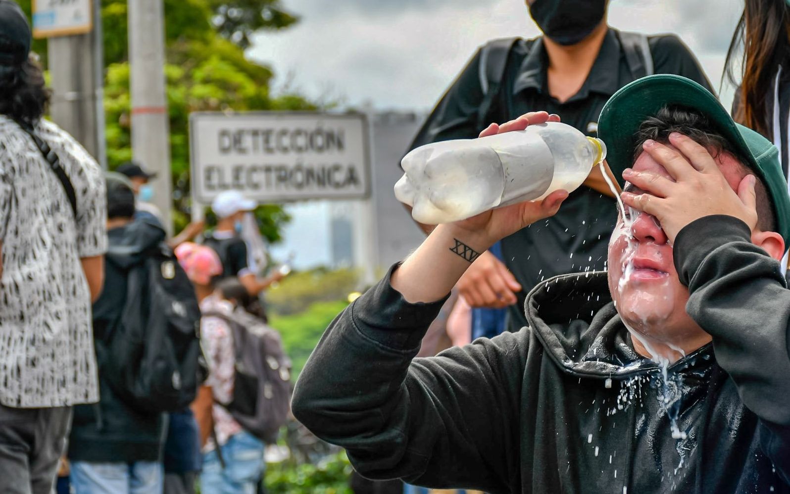 Grafika do artykułu Krytyczna sytuacja w Kolumbii. Policja strzela do protestujących. Prezydent: to tylko terroryści